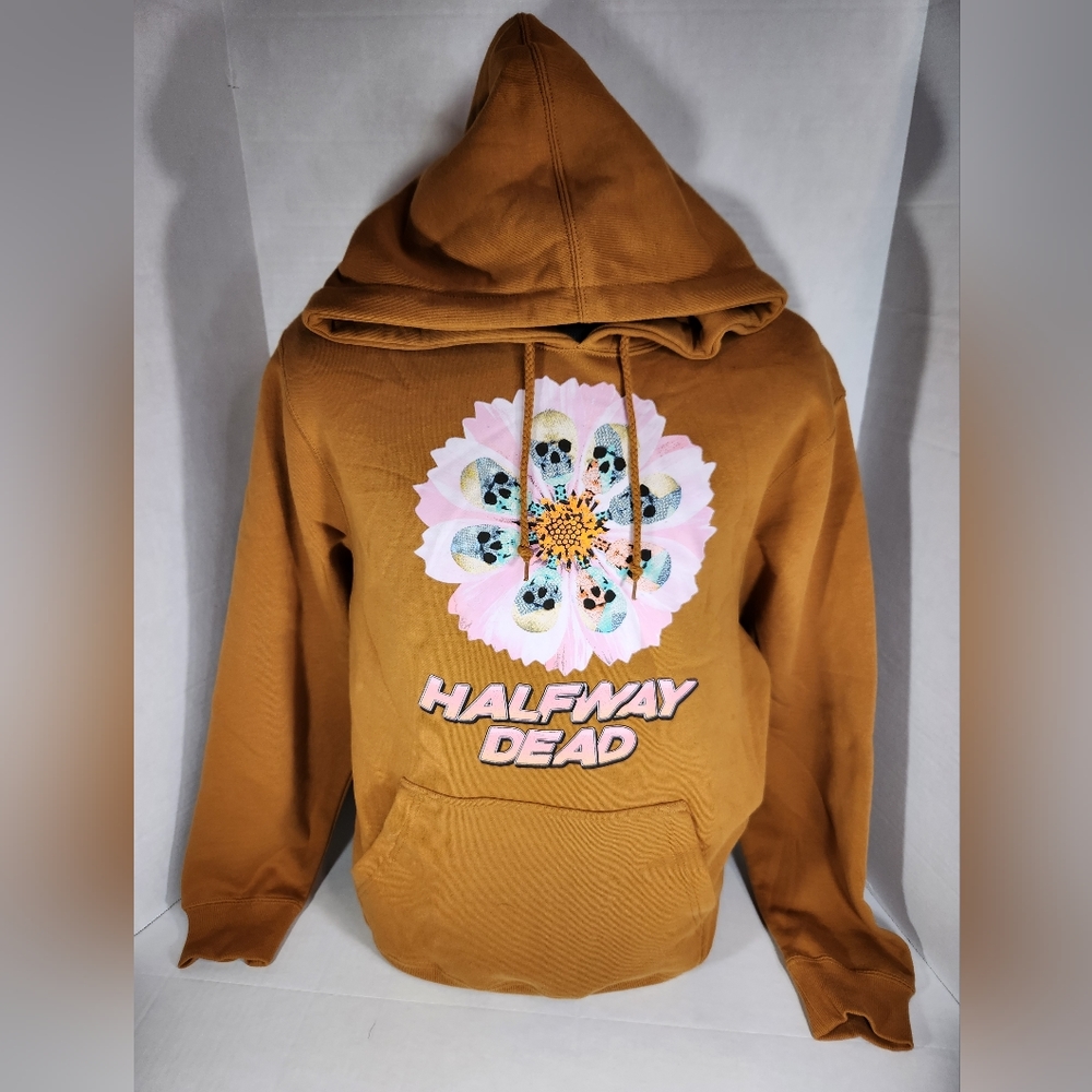 NWOT Men's Halfway Dead Circle Of Skulls Hoodie